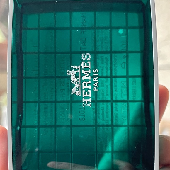 Hermès Green and White Acrylic Soap Box - Picture 5 of 5